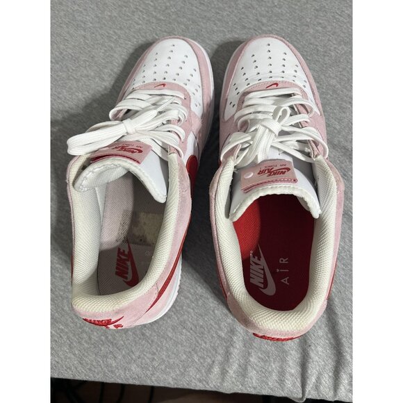 Nike Air Force 1 Low Shoes Mens Size 12.5 Valentines Day Heart DD3384-600 RPB - Picture 8 of 16